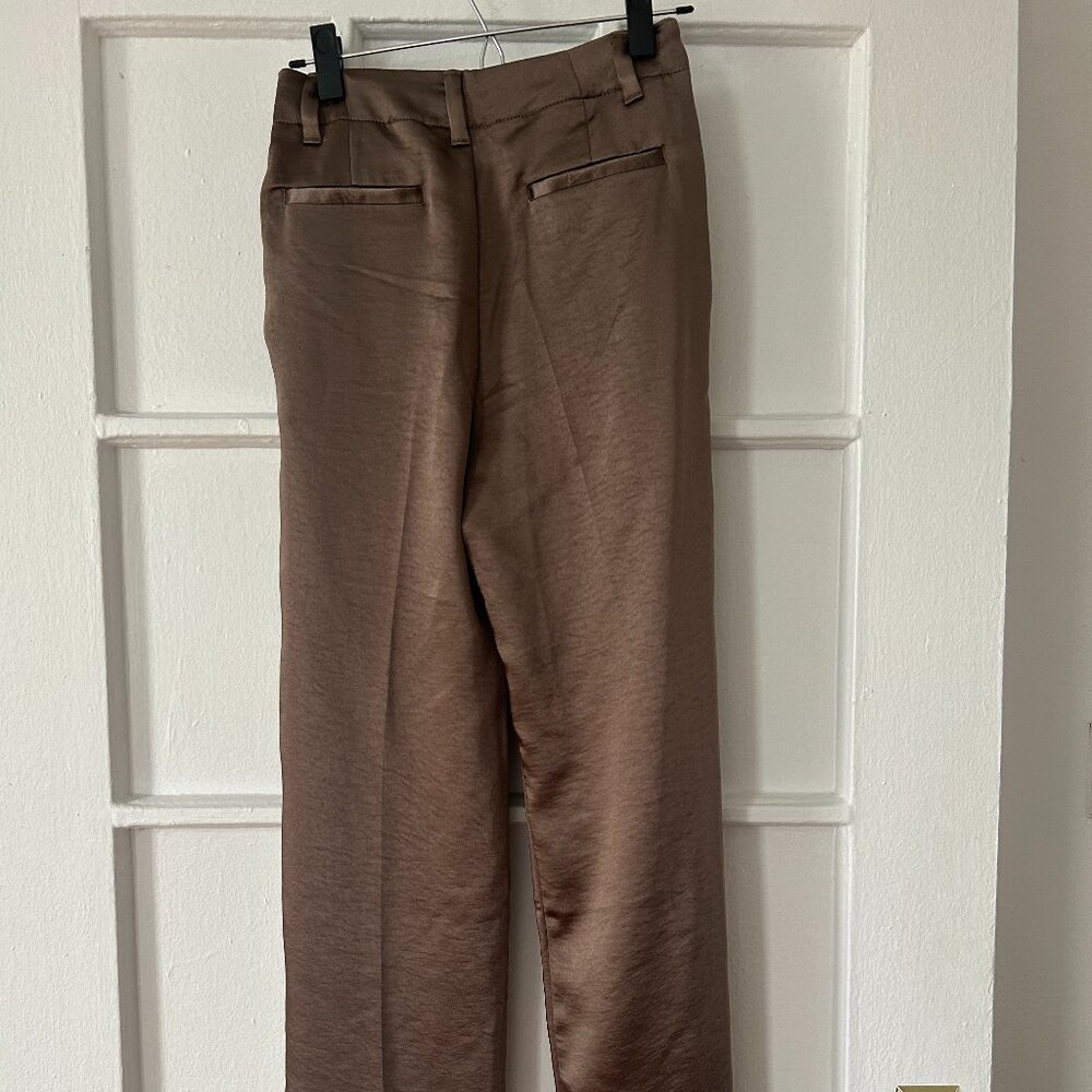 NWT GAP High Rise Pleated Satin Trousers in Cashmere Brown -- Size 00 - Picture 3 of 7